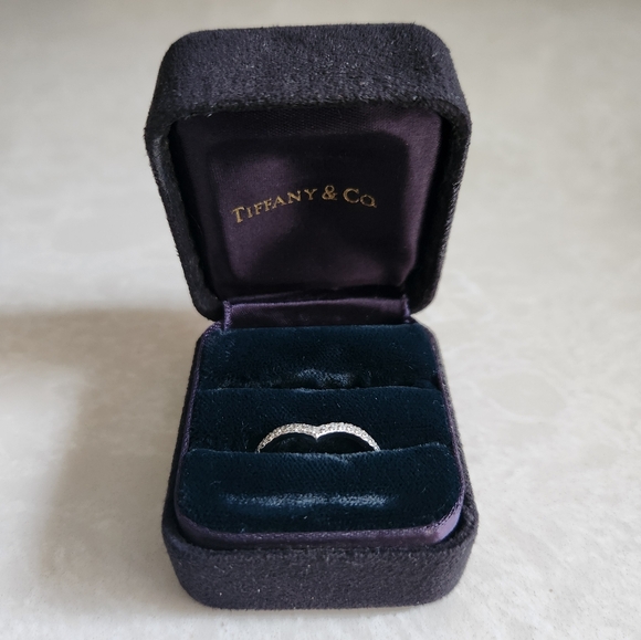 Tiffany & Co Platinum Soleste V ring - Picture 6 of 6